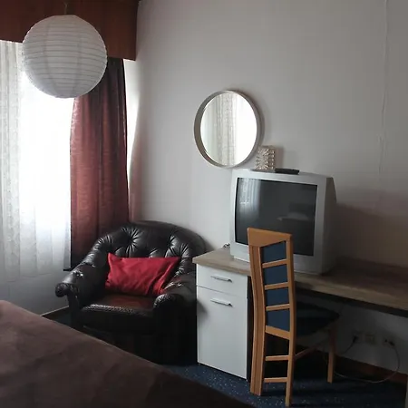 Altdeutsche Bierstuben Hotel 2*
